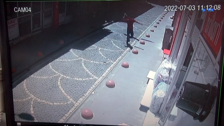 Bıçakçıların kavgası kameraya yansıdı