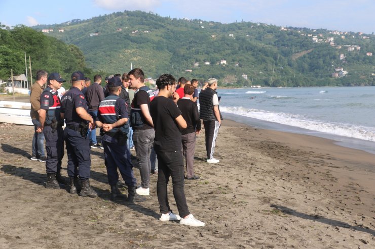 Yüzme bilmeyen Resul, fotoğraf çekilirken akıntıya kapılmış