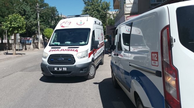 Adıyaman'da otomobilin çarpıp kaçtığı yaşlı kadın yaralandı