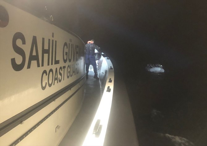 Ayvalık açıklarında 78 düzensiz göçmen kurtarıldı