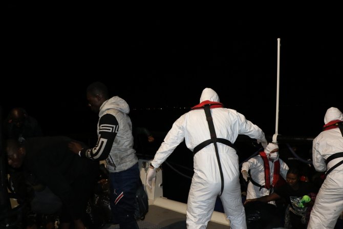 Ayvalık açıklarında 78 düzensiz göçmen kurtarıldı