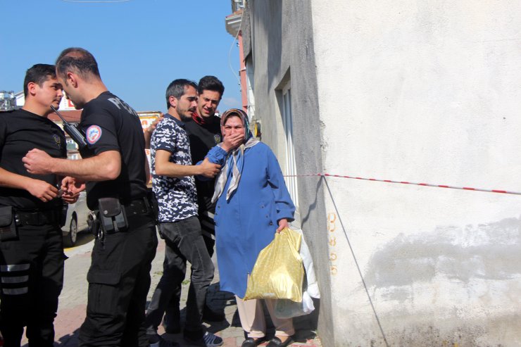 Mutfaktaki yangında kıyafetleri tutuşunca canından oldu