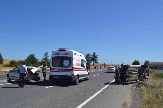 Bozuk zemin nedeniyle feci kaza: 5 yaralı