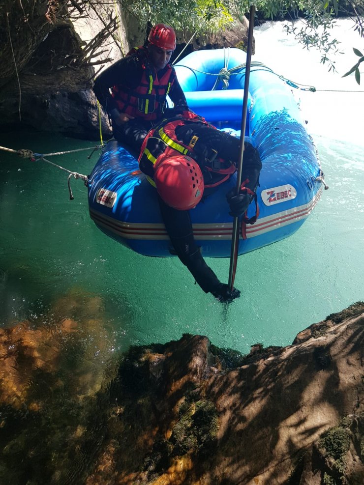 Çayda kaybolan hemşireyi arama çalışmalarında 25'inci gün