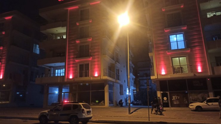 Eşini ve oğlunu öldürüp, intihar etti