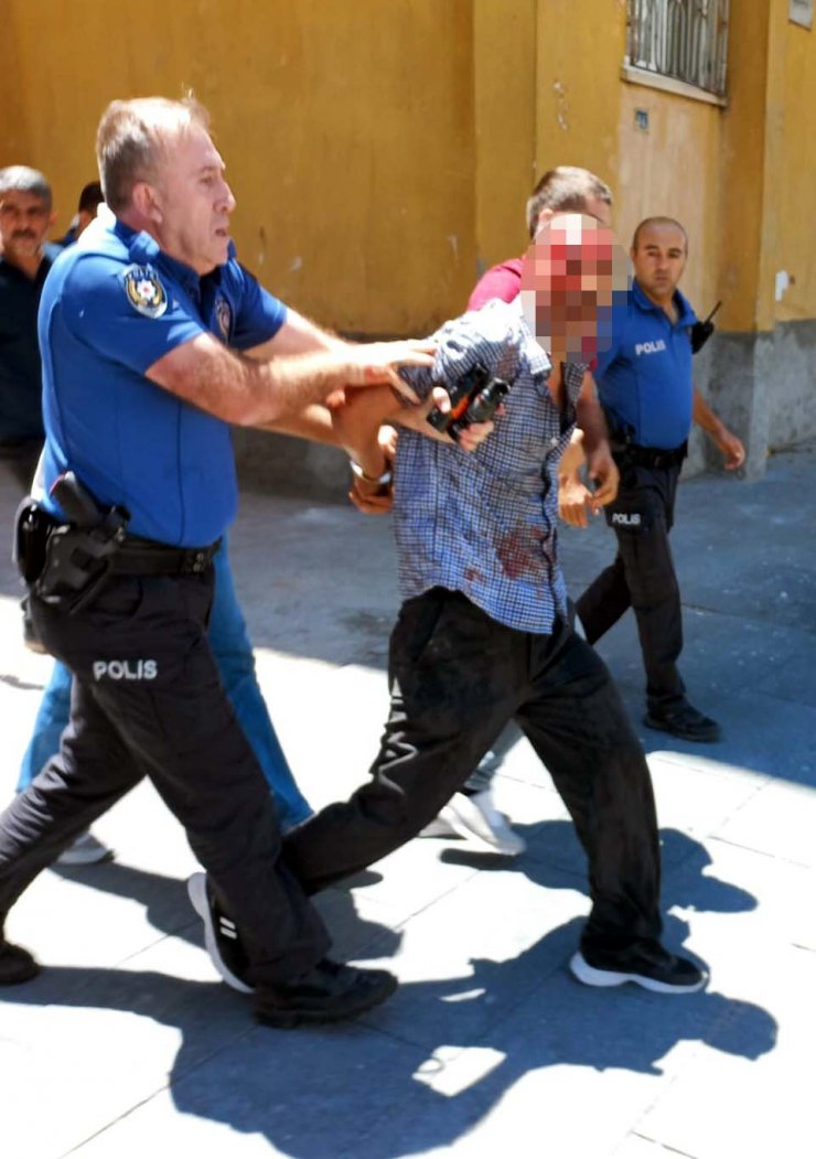 Eşinin alıkoyduğu kadını polis kurtardı