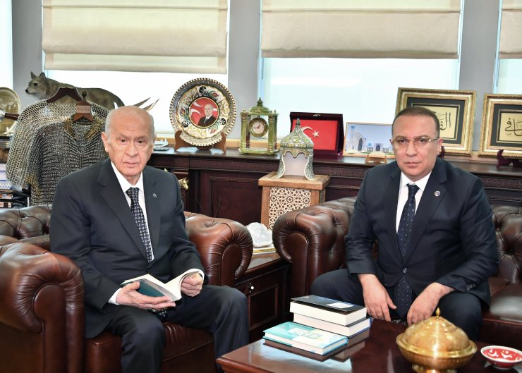 Bahçeli, MHP'nin 2 kitabını tanıttı