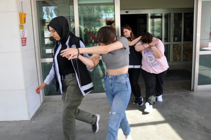 Karaman'da sosyal medyadan 'Eskort' ilanıyla 3 milyon liralık vurgun: 11 kişi tutuklandı