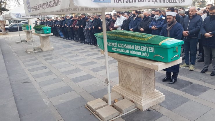 Kuzenler ile dayılarını öldüren firari sanığın avukatına 'fezleke'