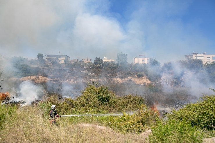Otluk alanda çıkan yangın söndürüldü