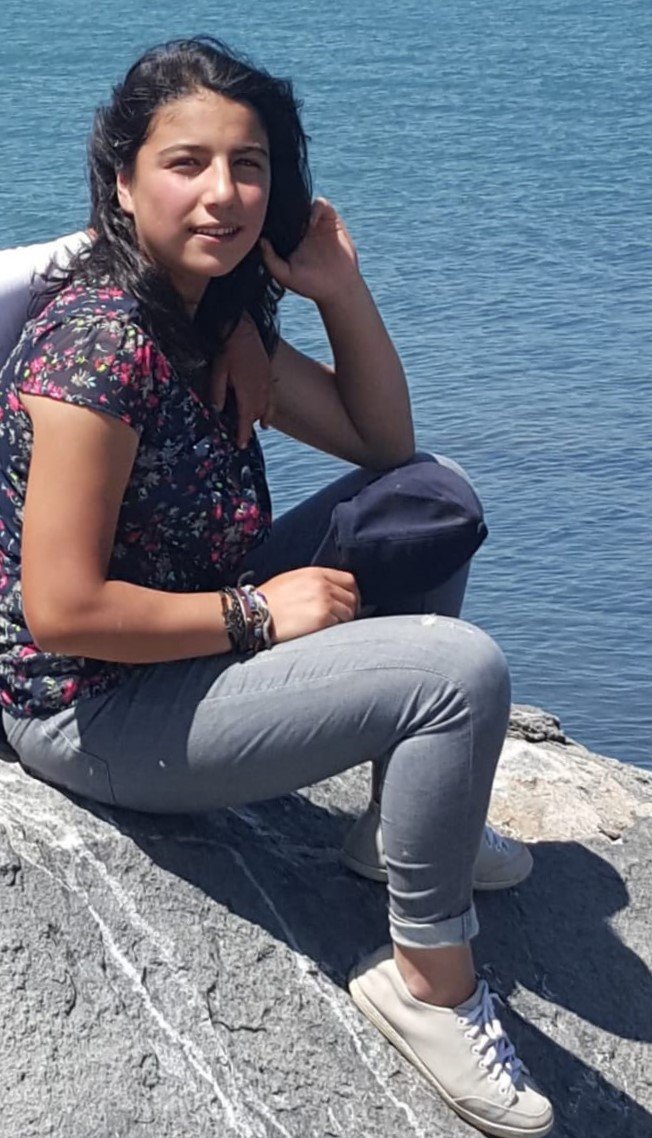 Tacizcisini öldüren liseli kız ilk duruşmada tahliye edildi