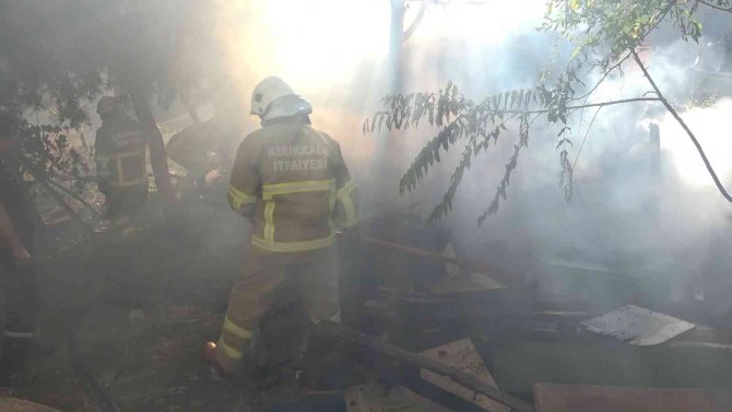 Tandırlık yangını korkuttu