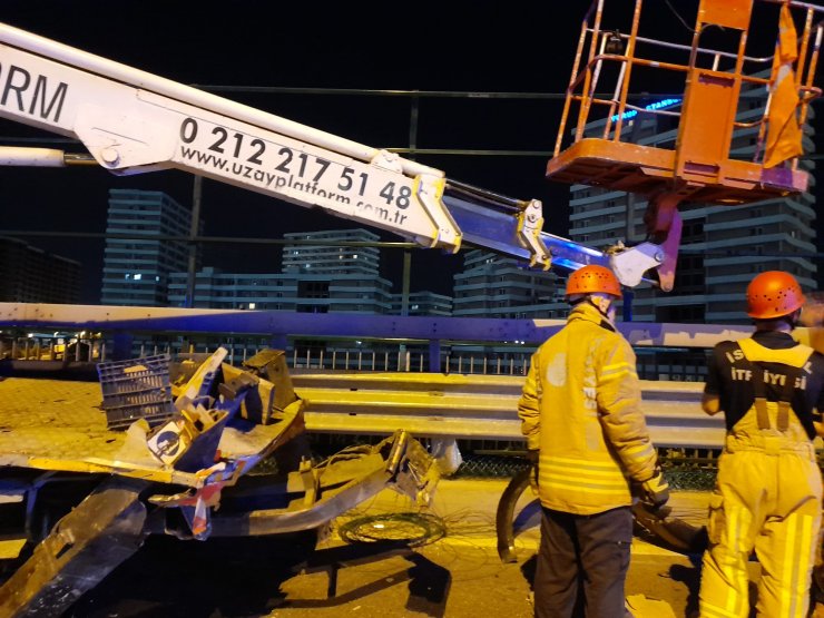 TEM Bağlantı Yolunda çalışma yapan işçilere araç çarptı; 2 ölü 5 yaralı