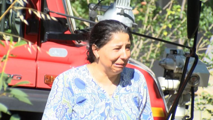 4 katlı binanın çatı katı alev alev yandı 