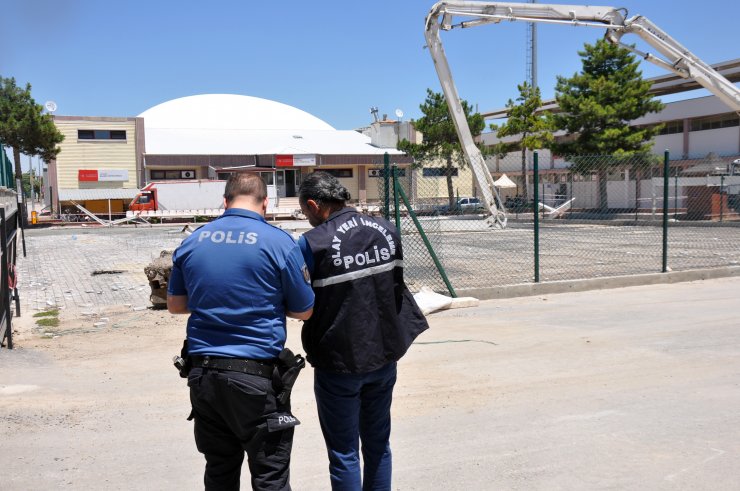 Beton mikserinden kopan 200 kiloluk parça işçinin başına düştü