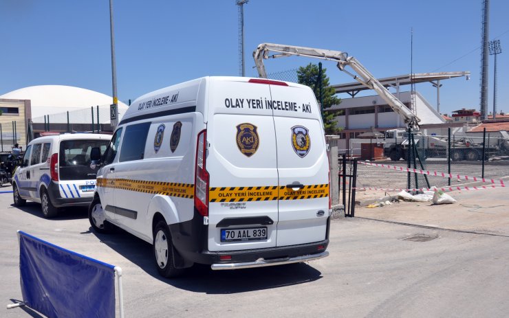 Beton mikserinden kopan 200 kiloluk parça işçinin başına düştü