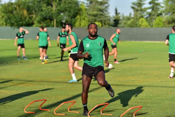 Denizlispor taktik çalışmalarını sürdürdü