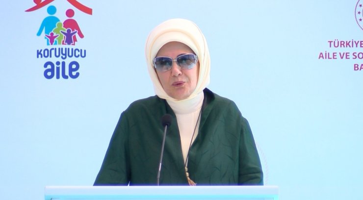 Emine Erdoğan: Koruyucu ailelerdeki çocuklarımızın sayısı 8 bin 723'e yükseldi