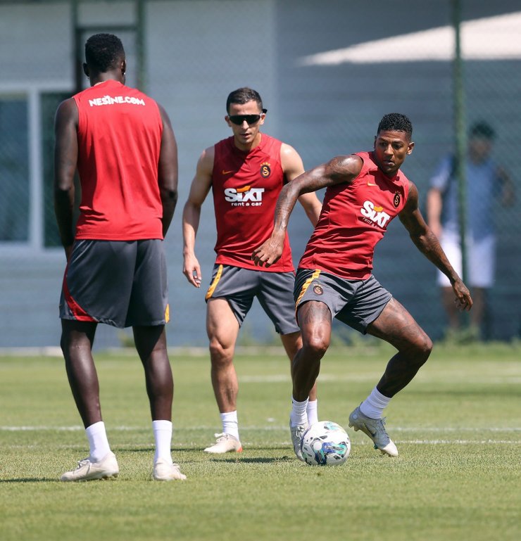 Galatasaray'da yeni sezon hazırlıkları sürüyor