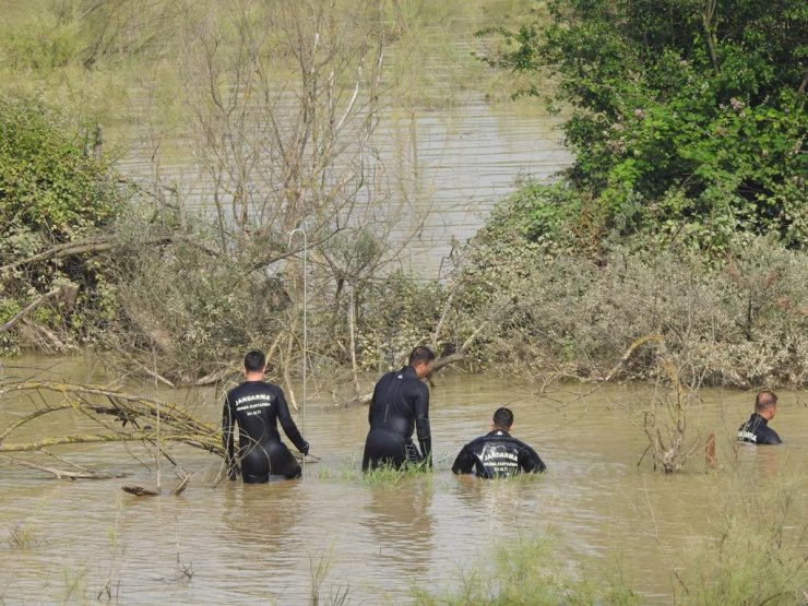 Kayıp iş makinesi operatörünün 9'uncu günde cesedine ulaşıldı