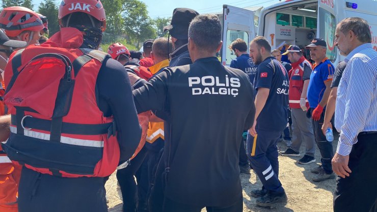 Kayıp iş makinesi operatörünün 9'uncu günde cesedine ulaşıldı