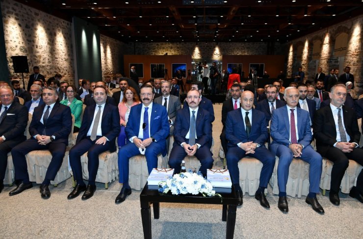 Bakan Muş: 250 milyar dolar ihracat hedefine ulaşacağımızdan eminiz