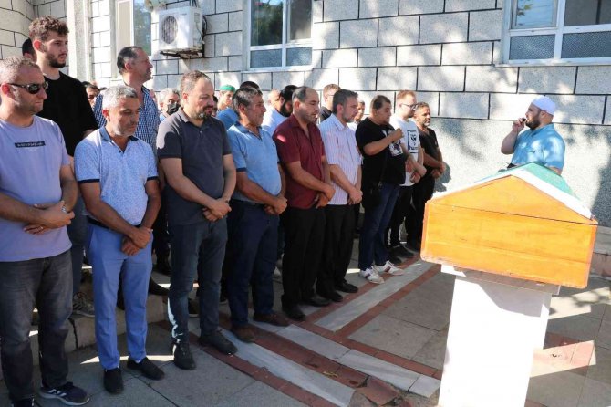 Otobüs kazasında hayatını kaybeden vatandaş toprağa verildi