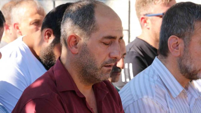 Otobüs kazasında hayatını kaybeden vatandaş toprağa verildi