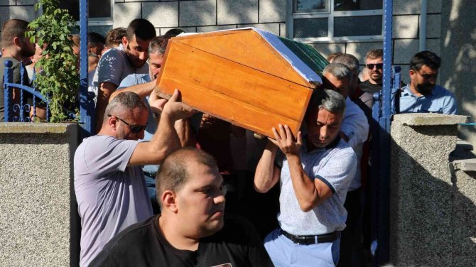 Otobüs kazasında hayatını kaybeden vatandaş toprağa verildi