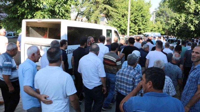 Otobüs kazasında hayatını kaybeden vatandaş toprağa verildi