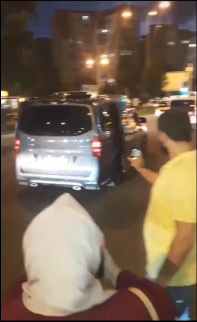 Anne ile 3 yaşındaki kızını iki ayrı yerden kaçırdılar; o anlar kamerada