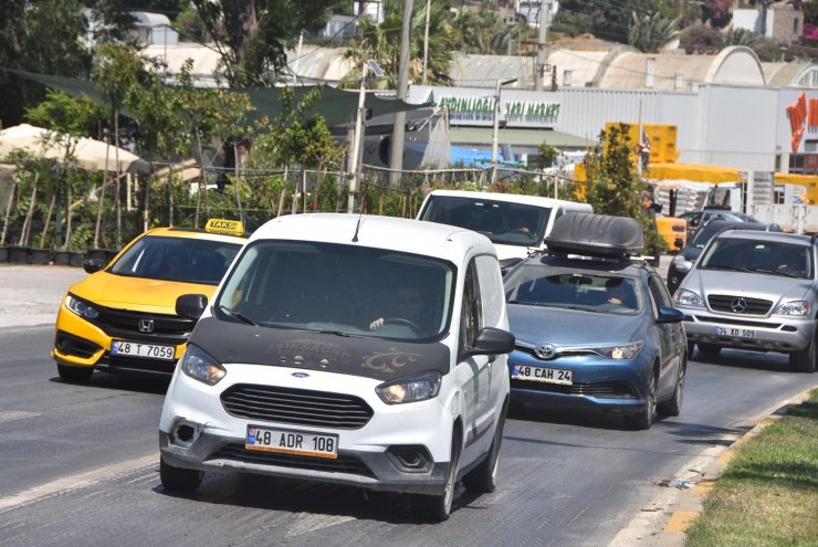 Bodrum'da bayram öncesi trafik durma noktasında