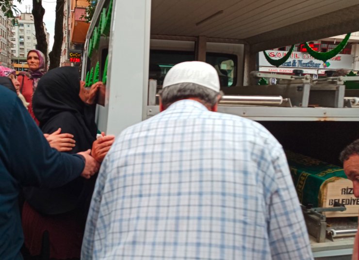 Denizde boğulan Ebrar, gözyaşlarıyla toprağa verildi