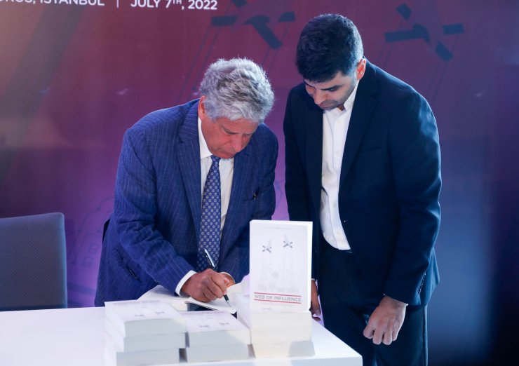 FETÖ'nün ABD'deki okulları kitaplaştı