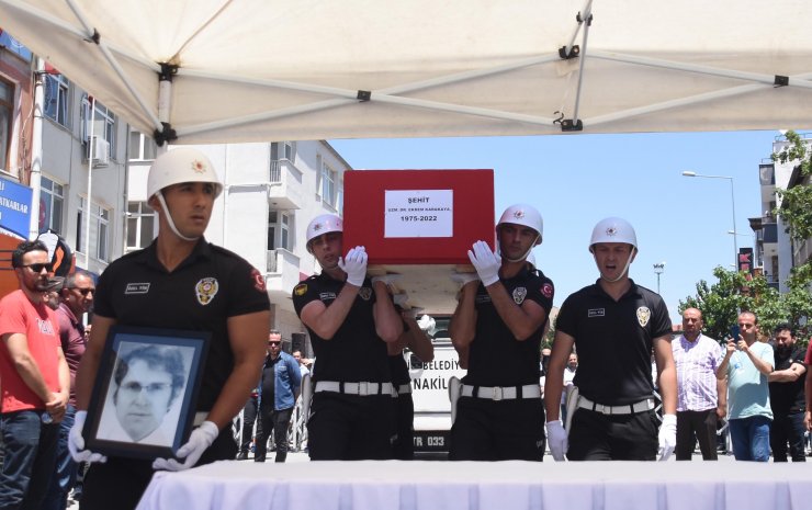 Görev yaptığı hastanede öldürülen doktor son yolculuğuna uğurlandı