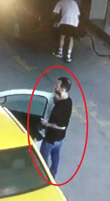 Kıskançlık krizine girdi eşi ve 2 çocuğunu rehin alıp işyerini ateşe verdi