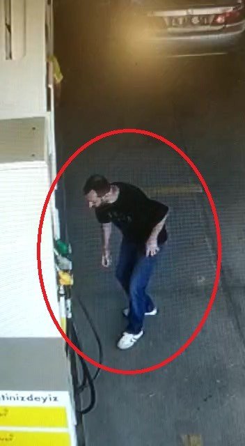 Kıskançlık krizine girdi eşi ve 2 çocuğunu rehin alıp işyerini ateşe verdi