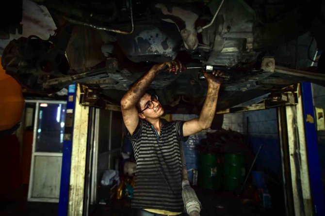 Oto tamir ustalarından bayramda yola çıkacak sürücülere uyarılar