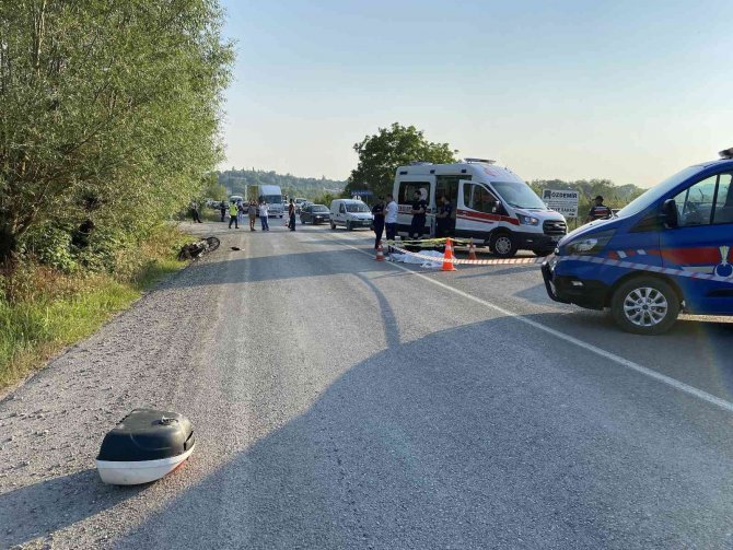 Otomobil motosiklete çarptı: 1 ölü