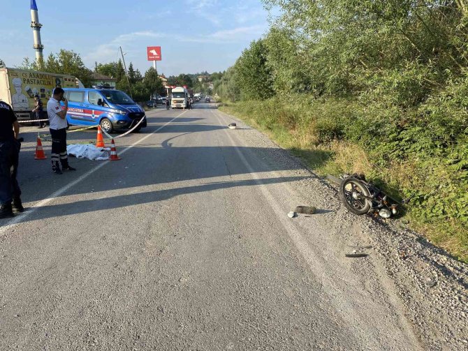 Otomobil motosiklete çarptı: 1 ölü