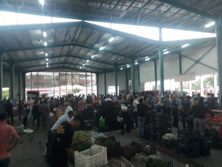 Pazarcıların 'park' tartışmasında kalabalığın üzerine tüfekle ateş açıldı: 10 yaralı