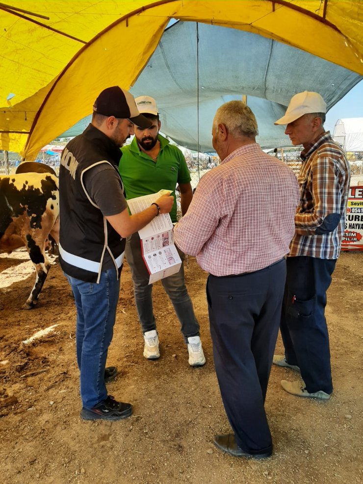 Polis, kurban satıcılarını dolandırıcılara karşı bilgilendirdi