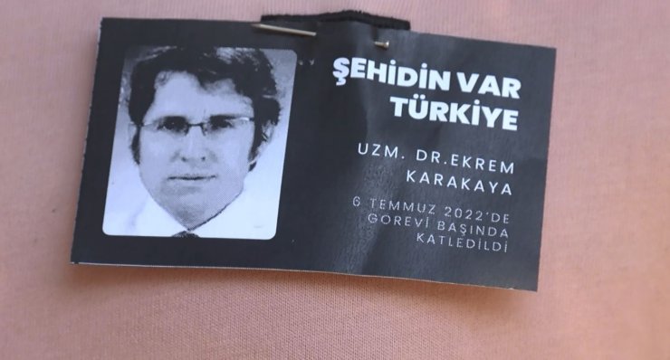 Sağlık çalışanları ile polis arasında yürüyüş gerginliği