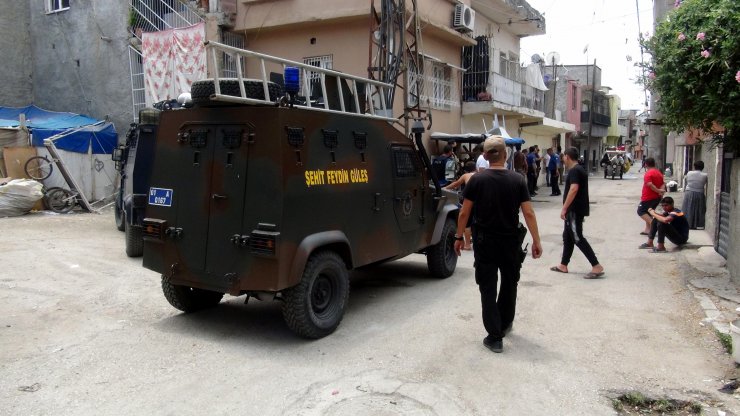 Tartıştığı komşusunun evini kundaklayıp, kendisini yakmaya kalktı; operasyonla yakalandı