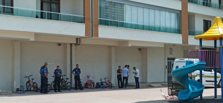 2 günlük eşini öldürdü