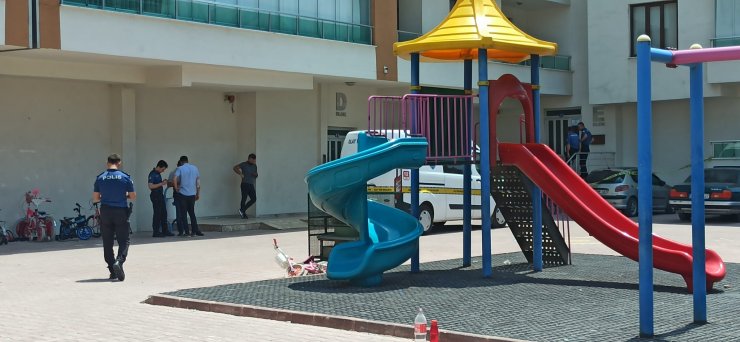 2 günlük eşini öldürdü