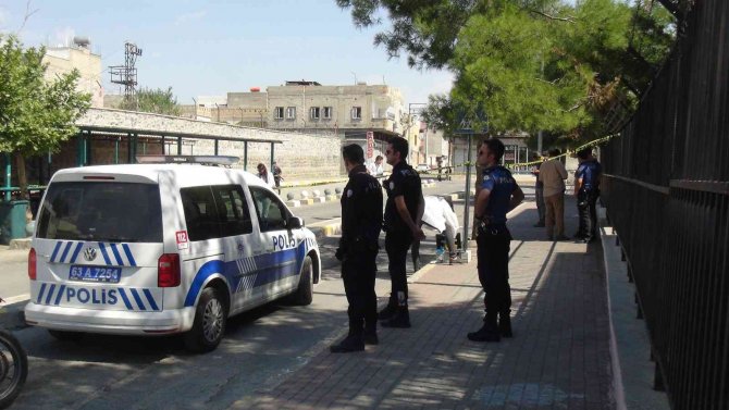 Cezaevi önünde silahlı saldırıya uğrayan şahıs öldü