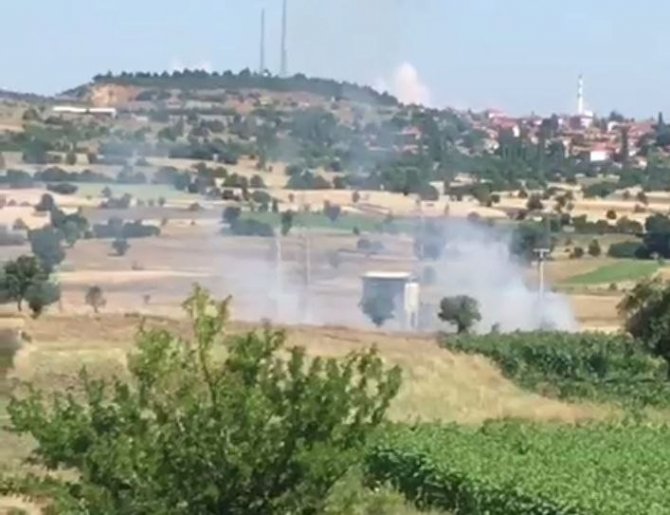 Elektrik direğinde çıkan yangın korkuttu