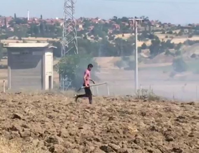 Elektrik direğinde çıkan yangın korkuttu