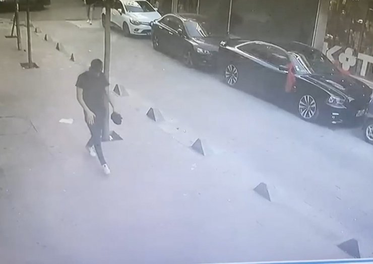 Evden ziynet eşyalarını çalan iki şüpheli yakalandı